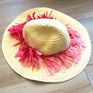 Floppy wide brim hat with ombré paper fringe detail